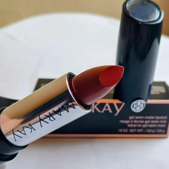 Mary Kay Semi-Matte Lipstick - Midnight Red - Picture 3 of 4